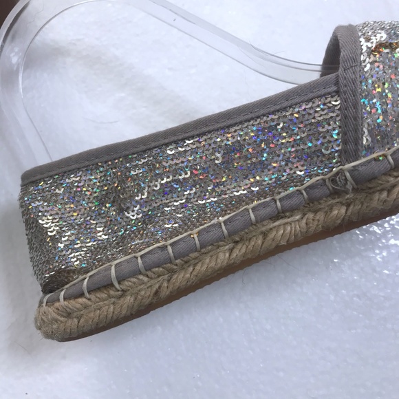 Nicole Miller 6 M Sequin Holographic Silver Flats - Picture 8 of 8